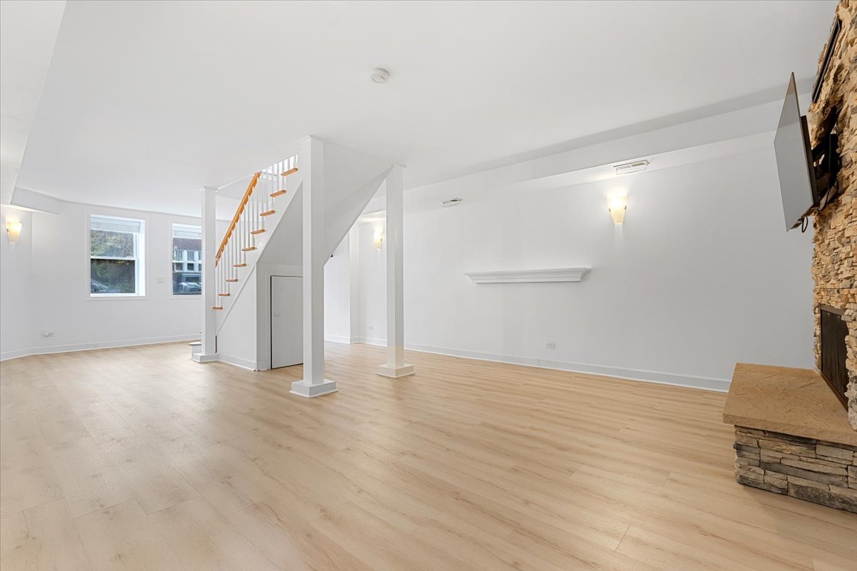 6445 N Greenview Avenue Unit: 1