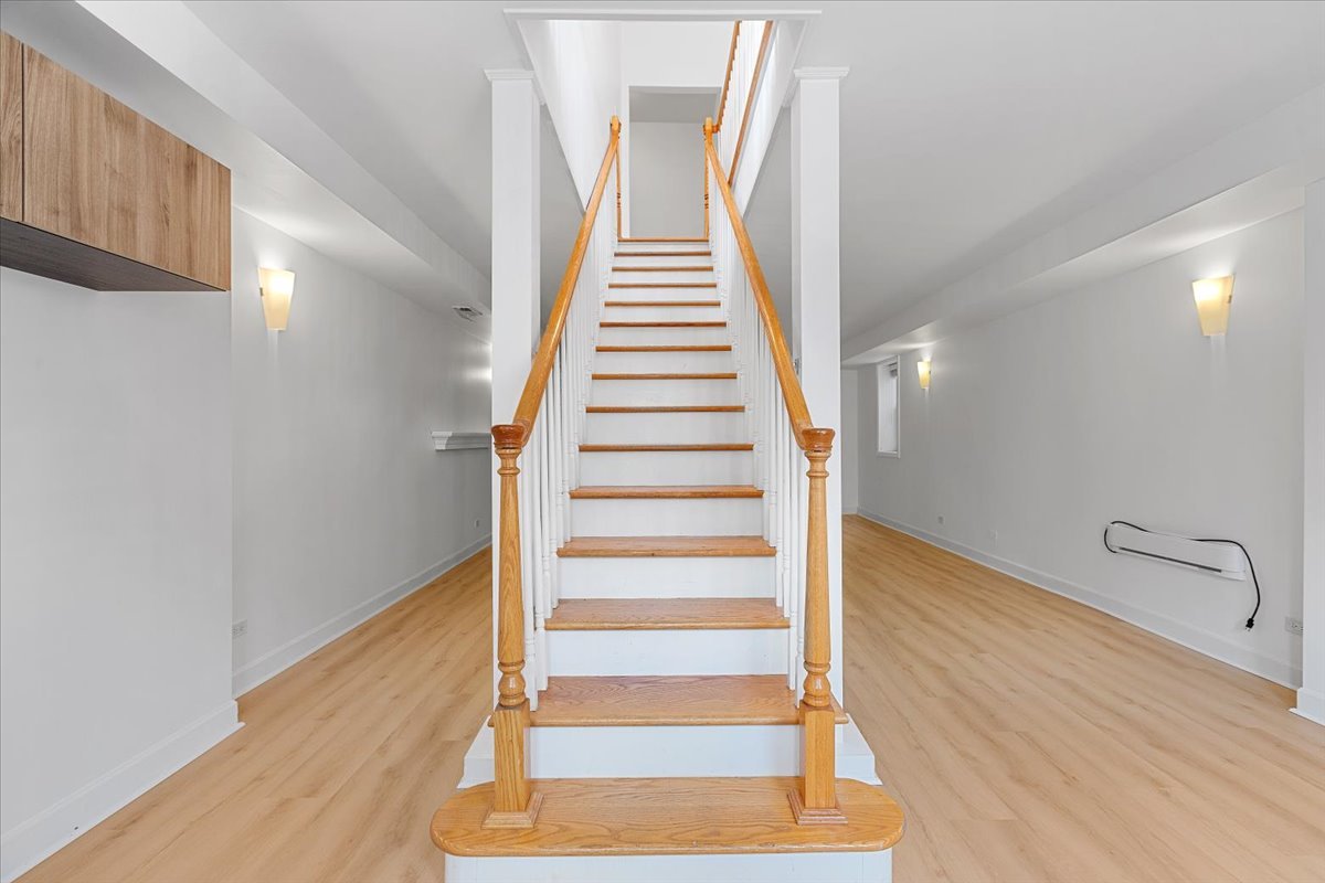 6445 N Greenview Avenue Unit: 1