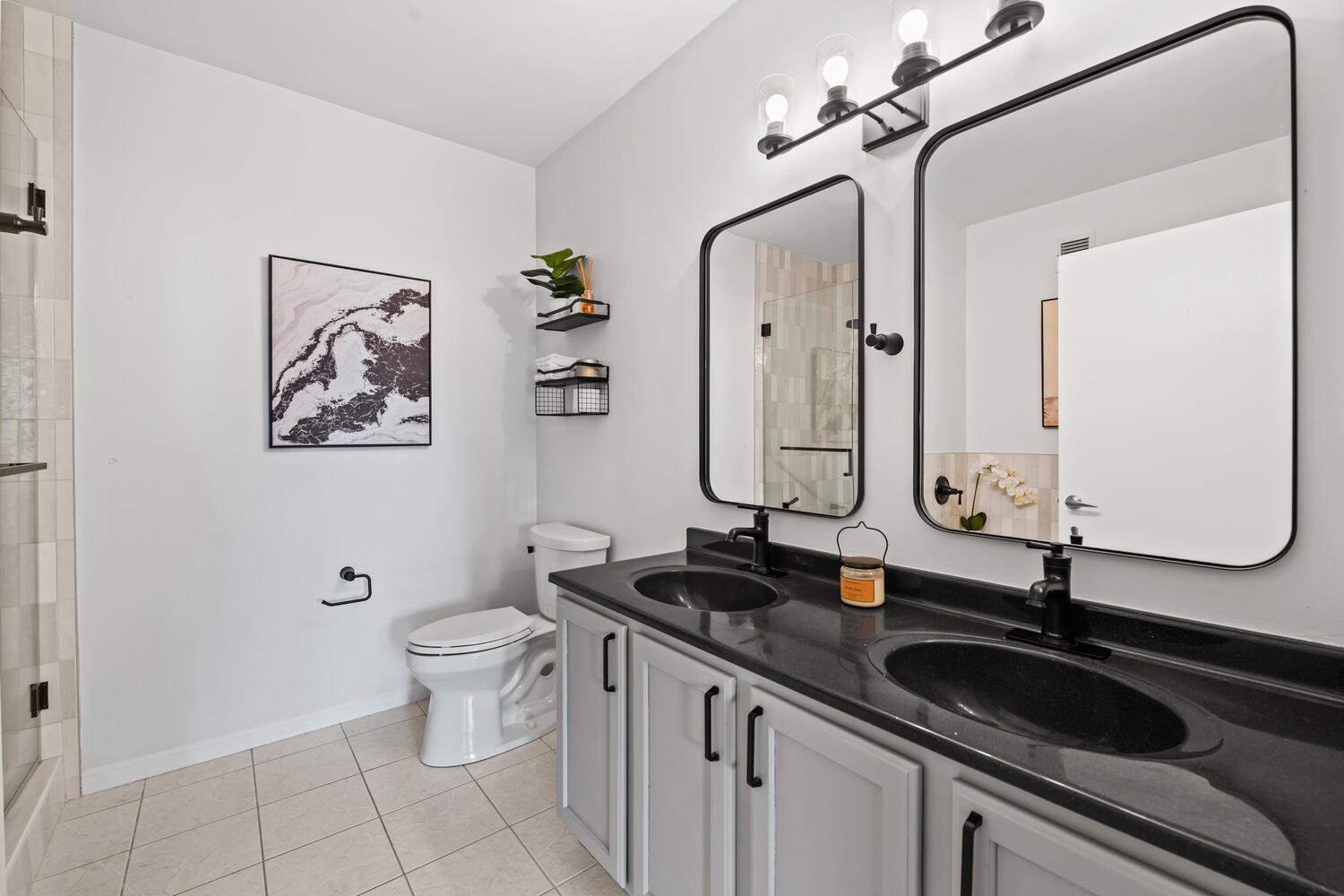 645 N Kingsbury Street Unit: 1906