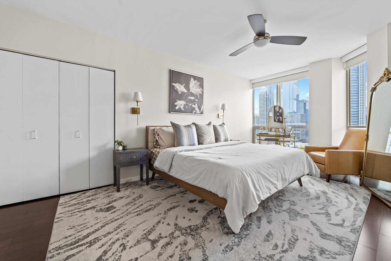 645 N Kingsbury Street Unit: 1906