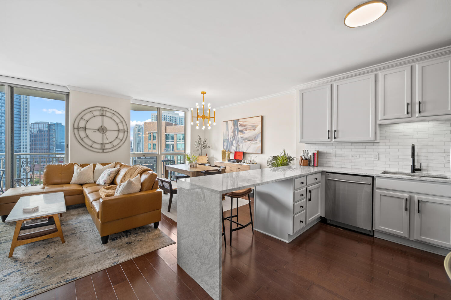 645 N Kingsbury Street Unit: 1906