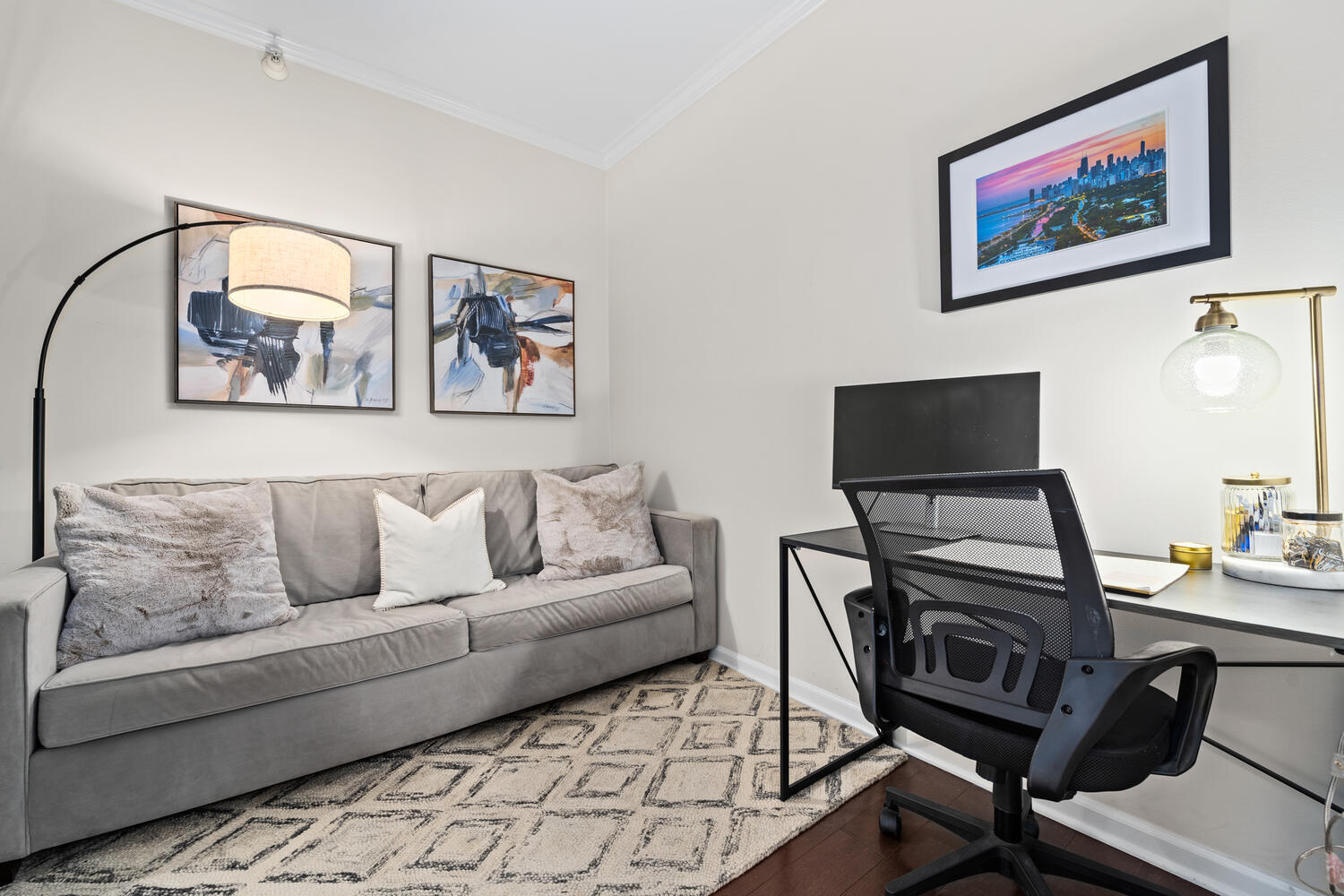 645 N Kingsbury Street Unit: 1906