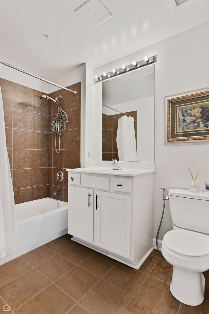 1629 S Prairie Avenue Unit: 1803