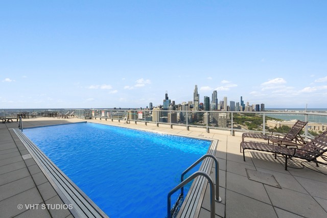 1629 S Prairie Avenue Unit: 1803