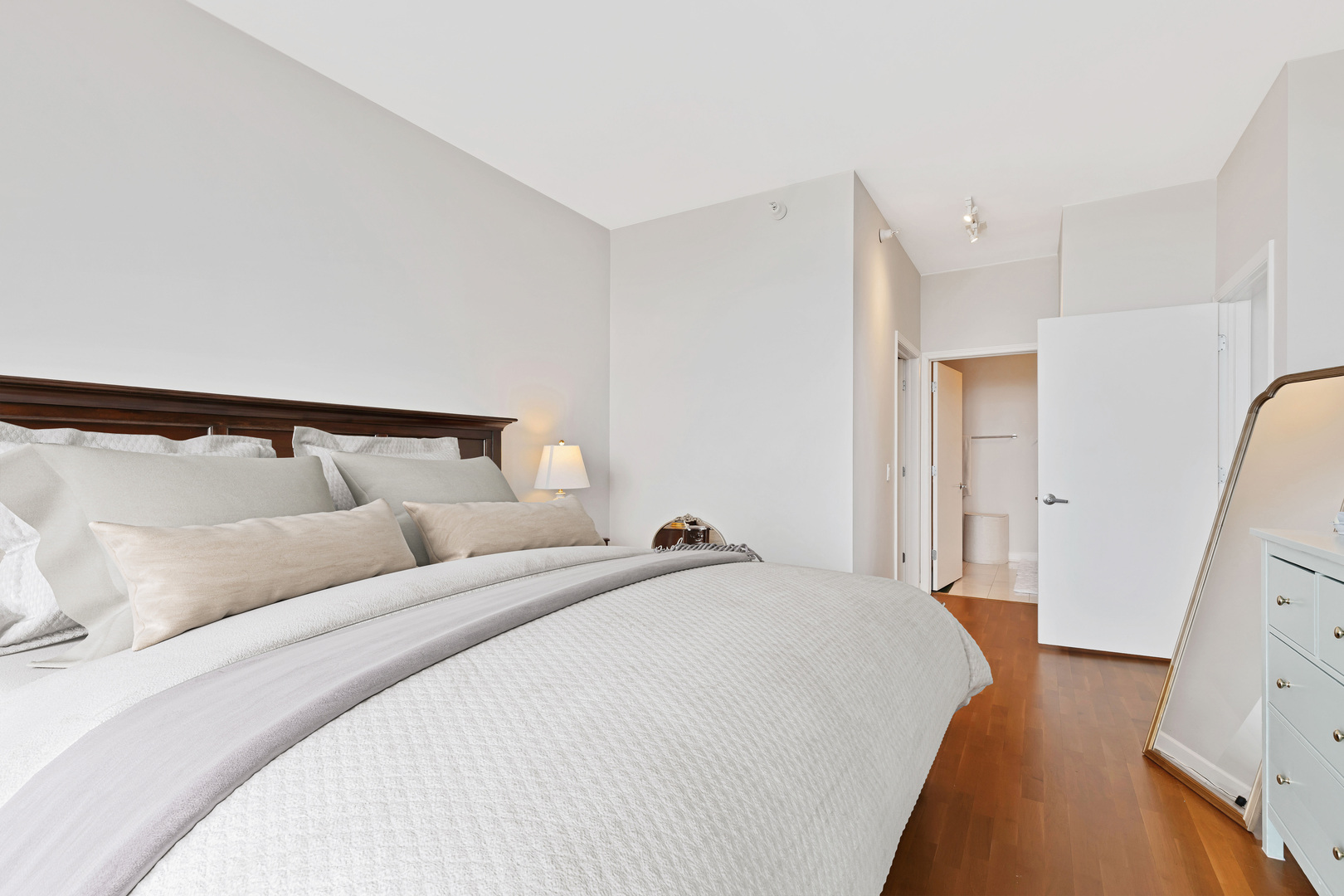 1629 S Prairie Avenue Unit: 1803