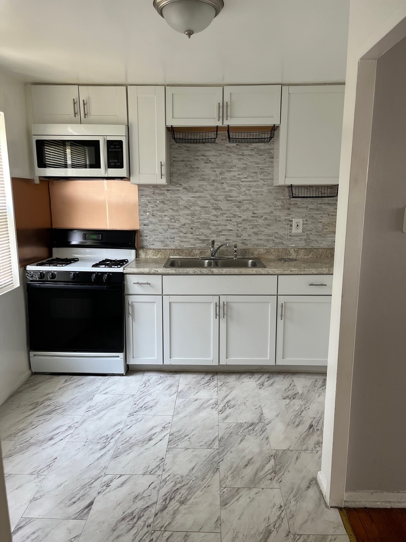 3554 WESTERN Avenue Unit: A