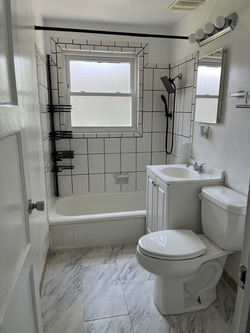 3554 WESTERN Avenue Unit: A