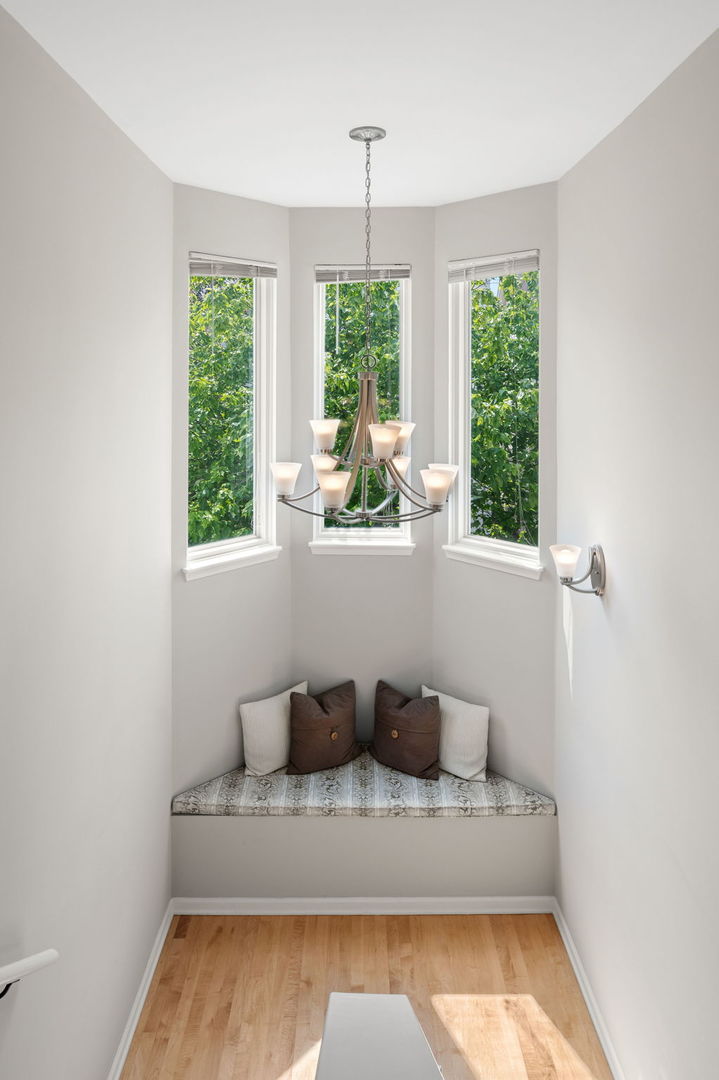 4220 N Kolmar Avenue