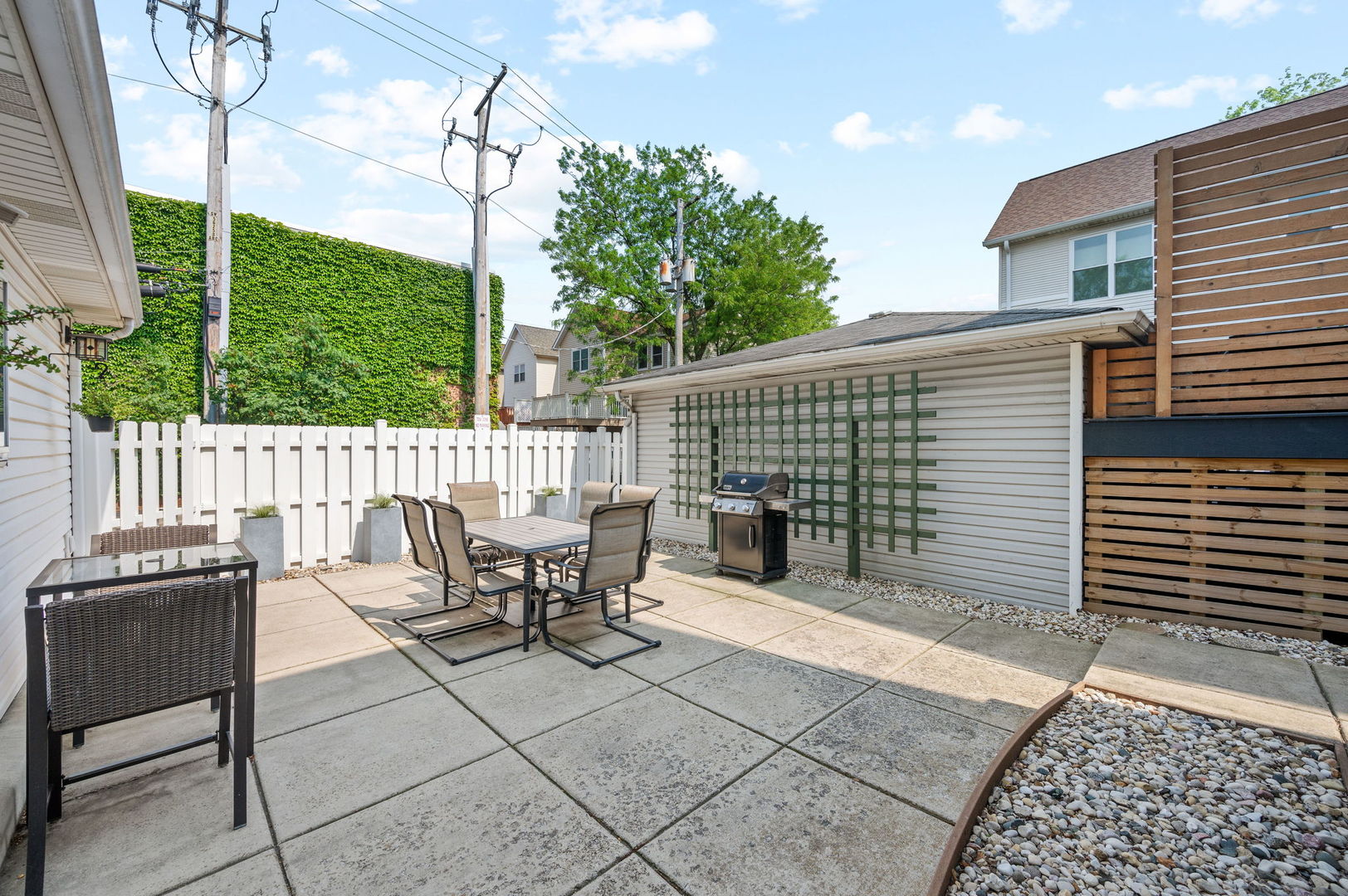 4220 N Kolmar Avenue