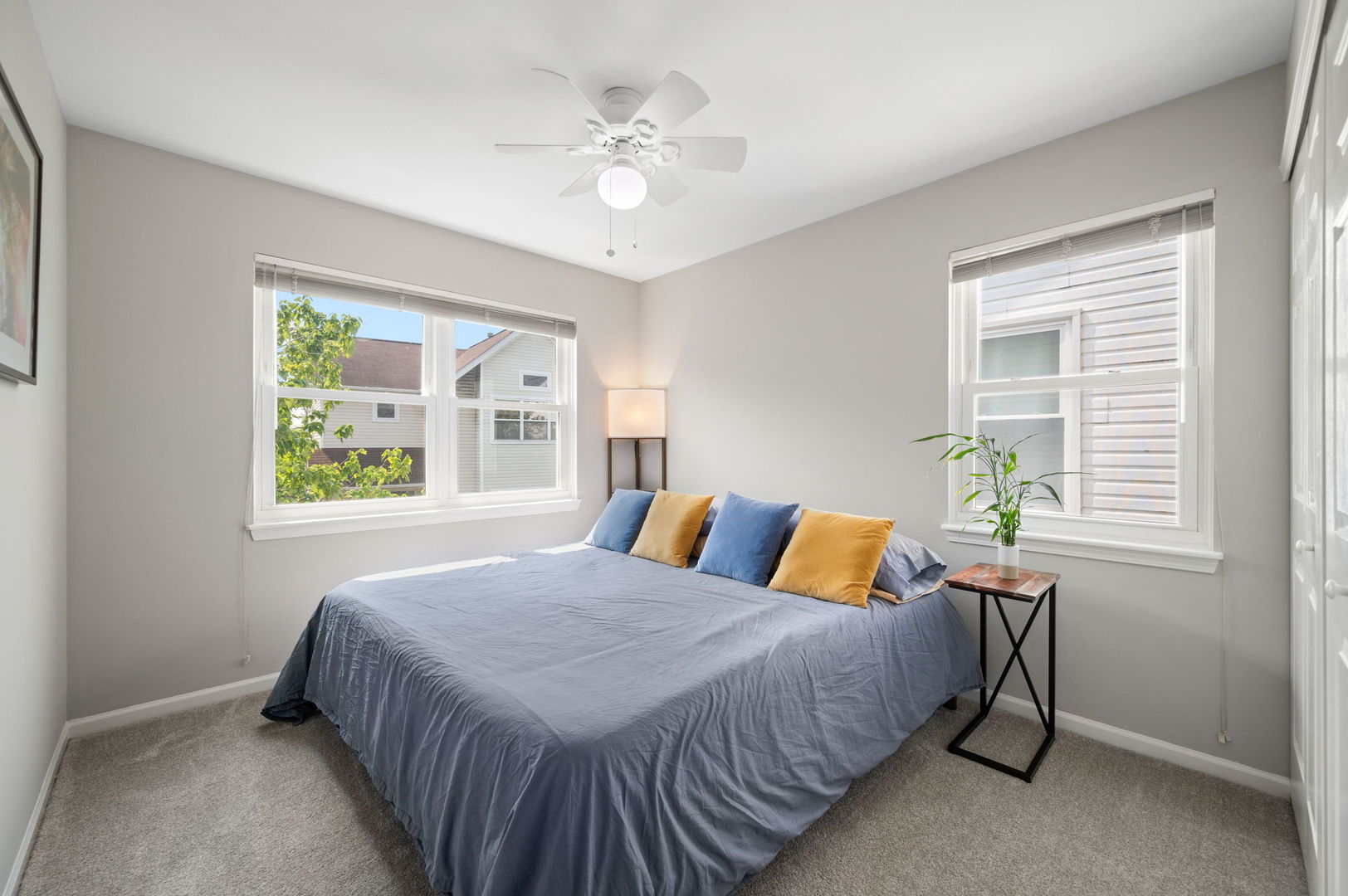 4220 N Kolmar Avenue