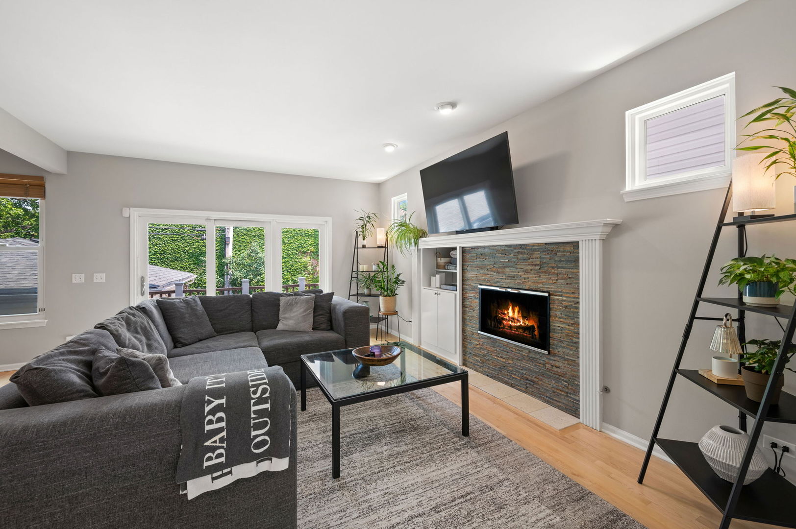 4220 N Kolmar Avenue