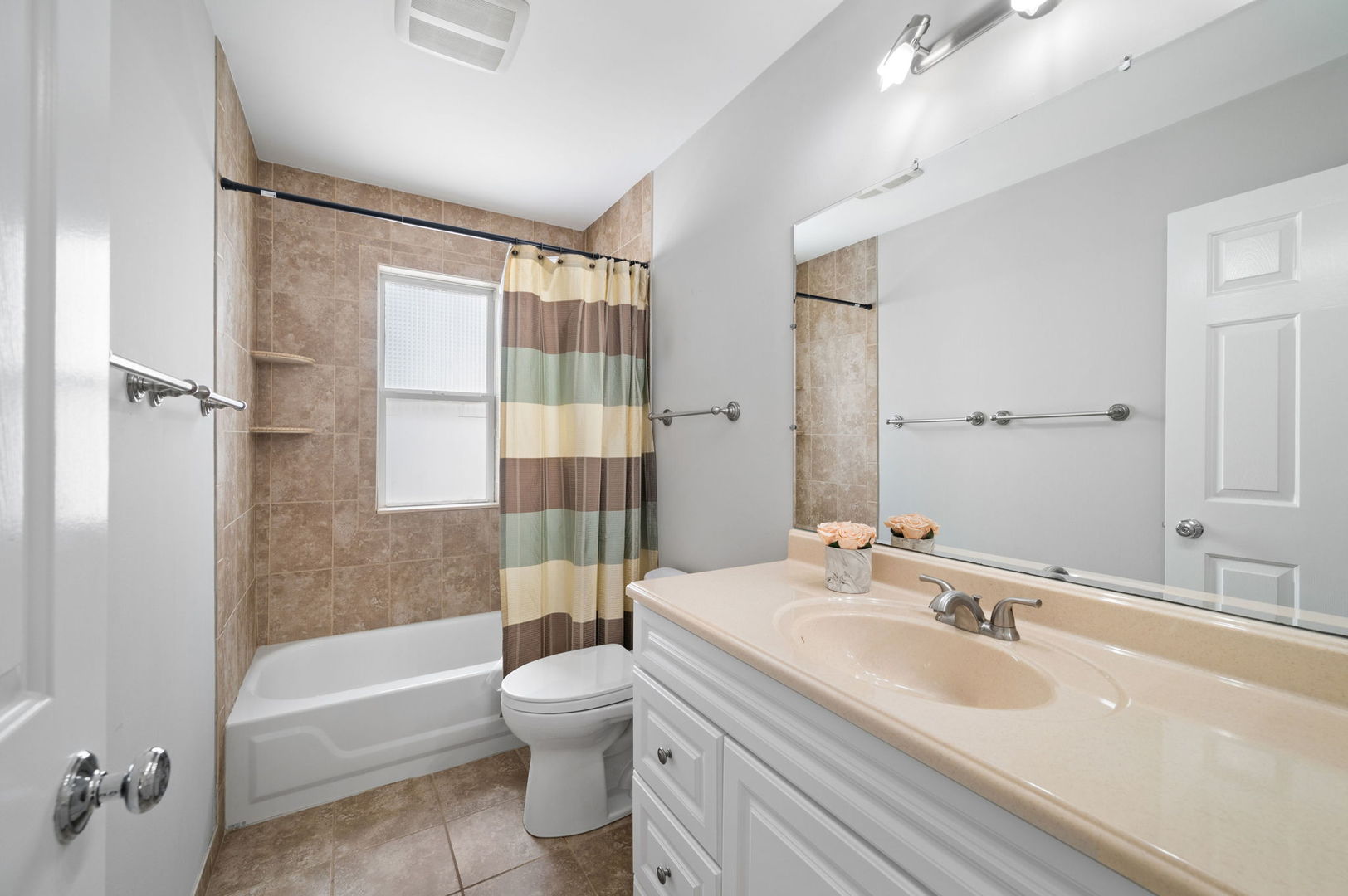 4220 N Kolmar Avenue