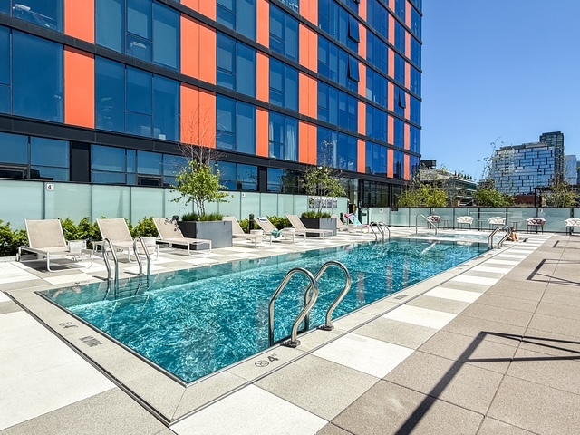 160 N Elizabeth Street Unit: 1118