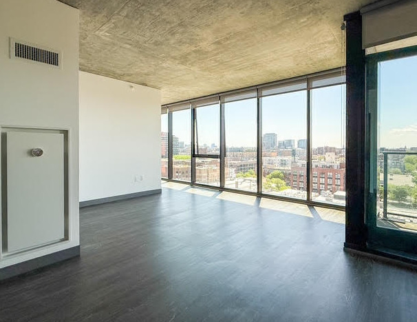 160 N Elizabeth Street Unit: 1118