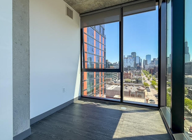160 N Elizabeth Street Unit: 1118