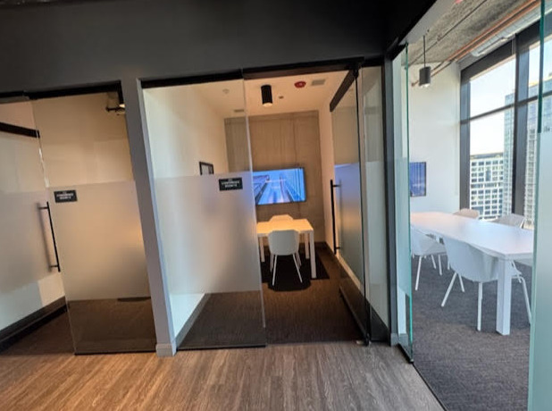 160 N Elizabeth Street Unit: 1118