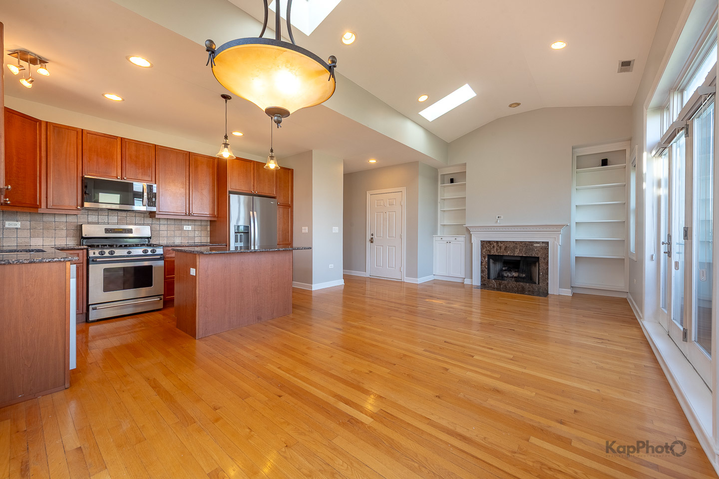 3454 N Ashland Avenue Unit: 4S