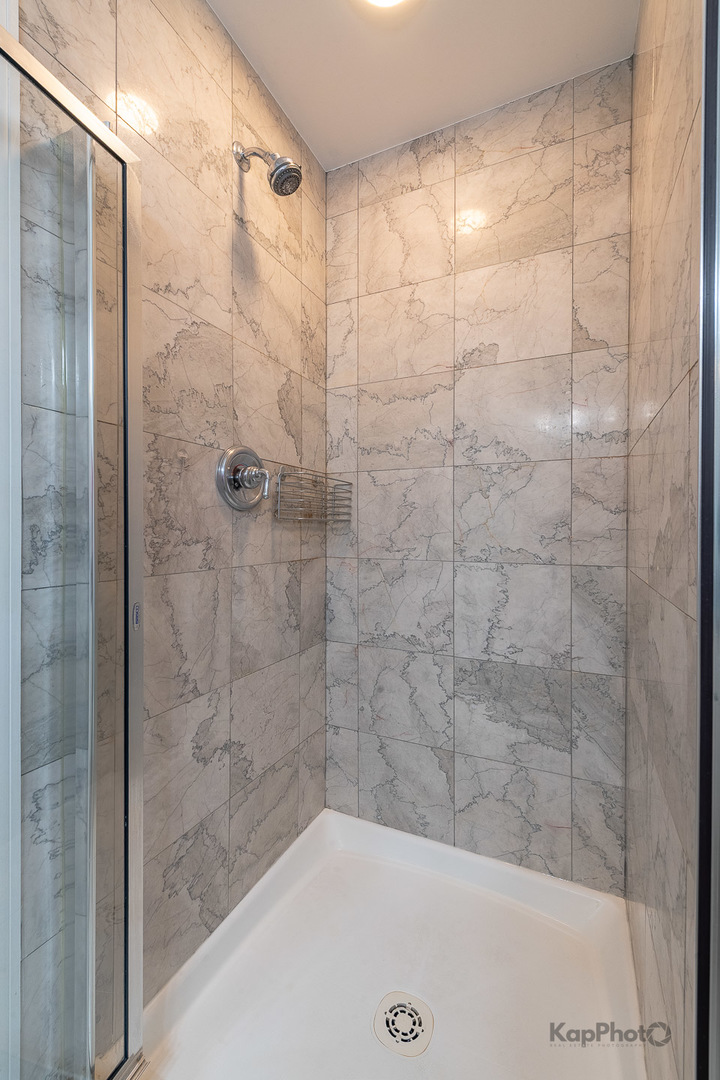 3454 N Ashland Avenue Unit: 4S