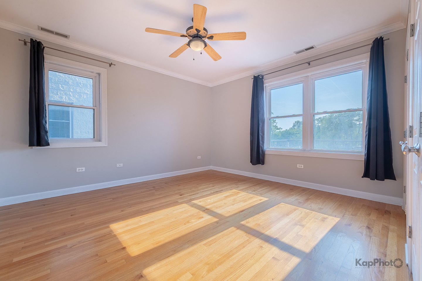 3454 N Ashland Avenue Unit: 4S