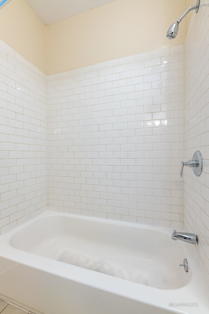 6819 S Ridgeland Avenue Unit: 1