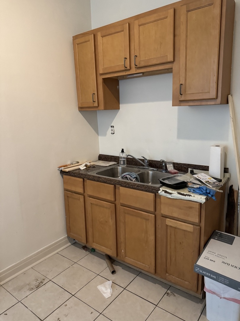 2735 W Washington Boulevard