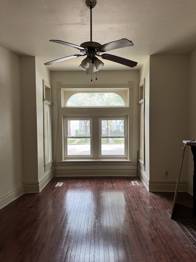 2735 W Washington Boulevard