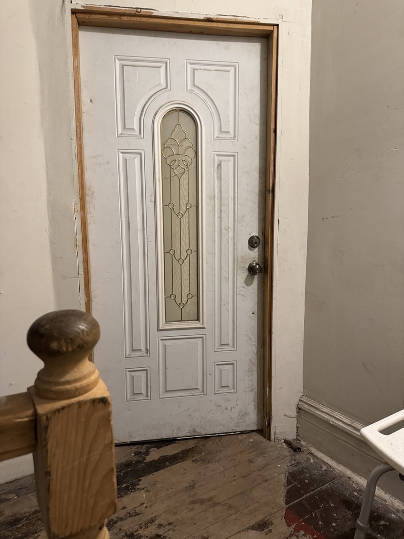 2735 W Washington Boulevard