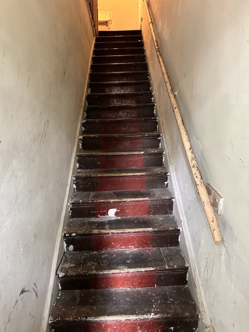 2735 W Washington Boulevard