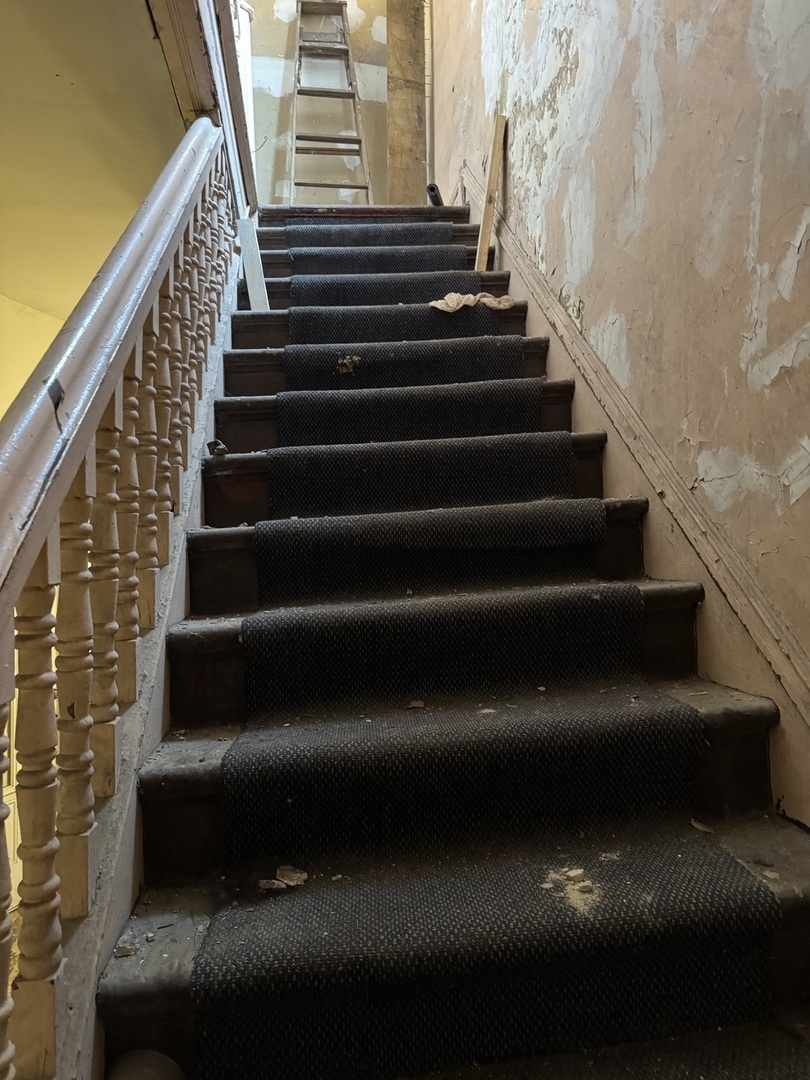 2735 W Washington Boulevard