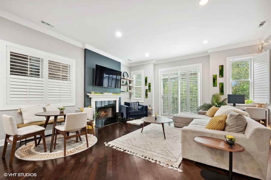 3238 N Kenmore Avenue Unit: 3