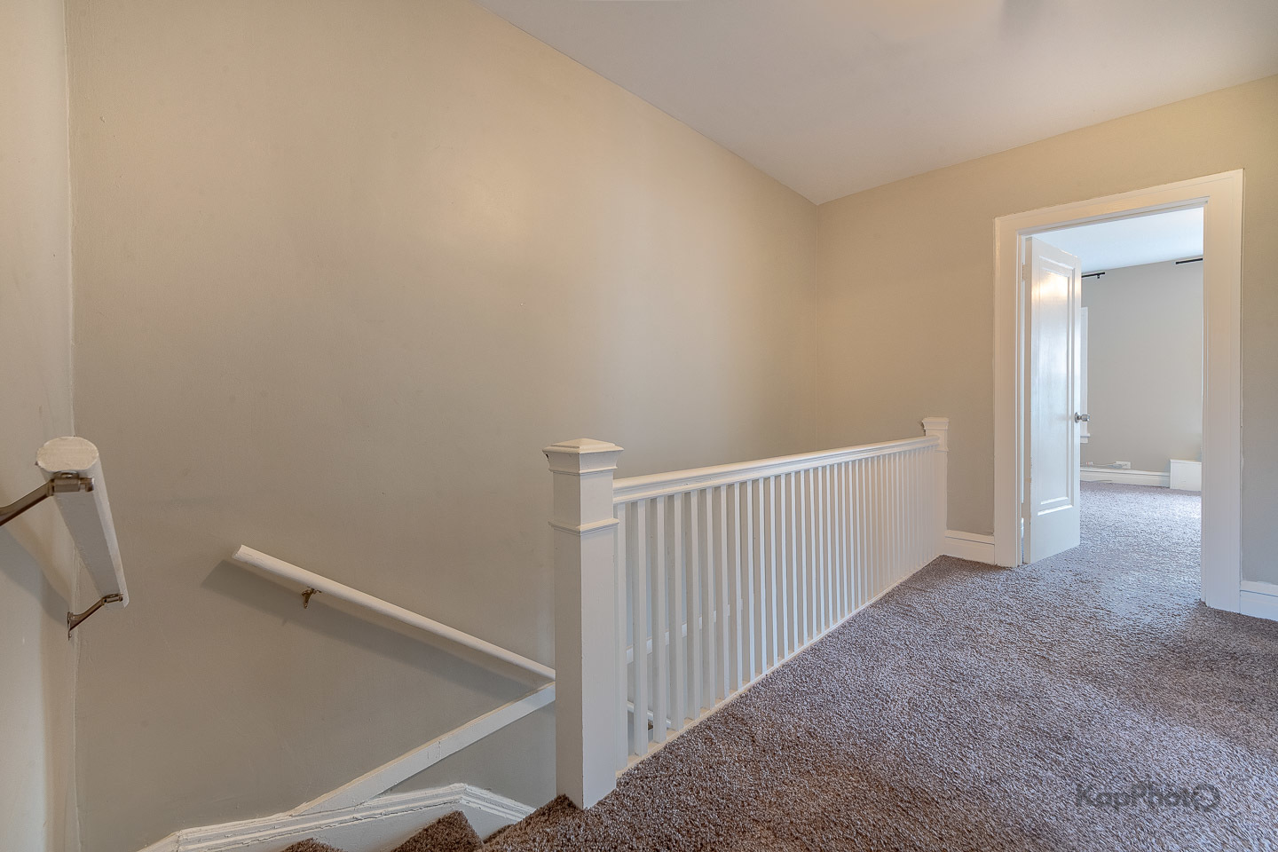 818 N La Grange Road