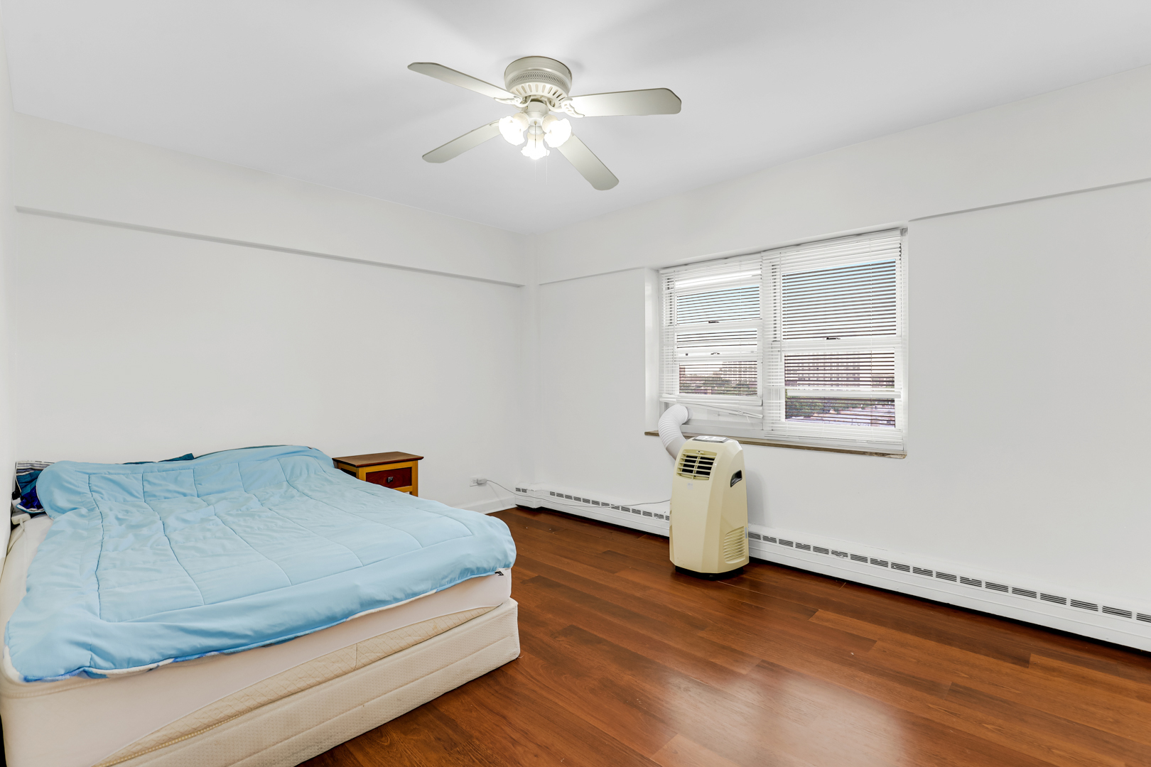 4970 N Marine Drive Unit: 822