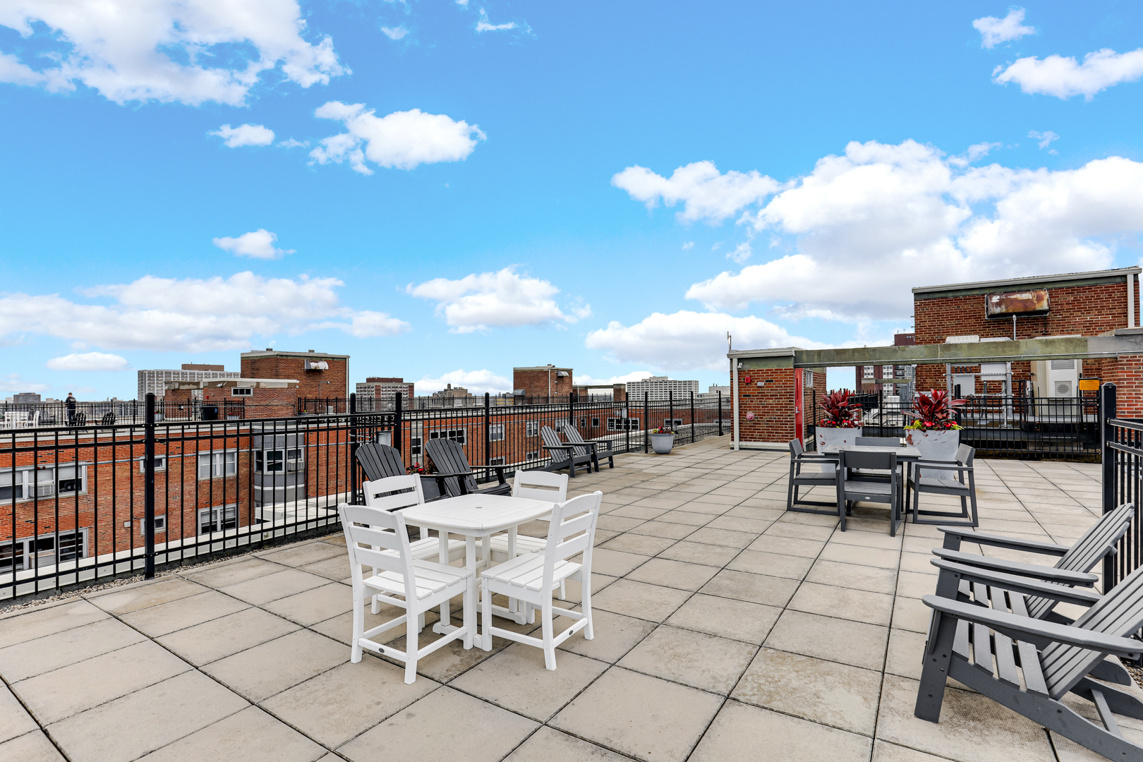 4970 N Marine Drive Unit: 822