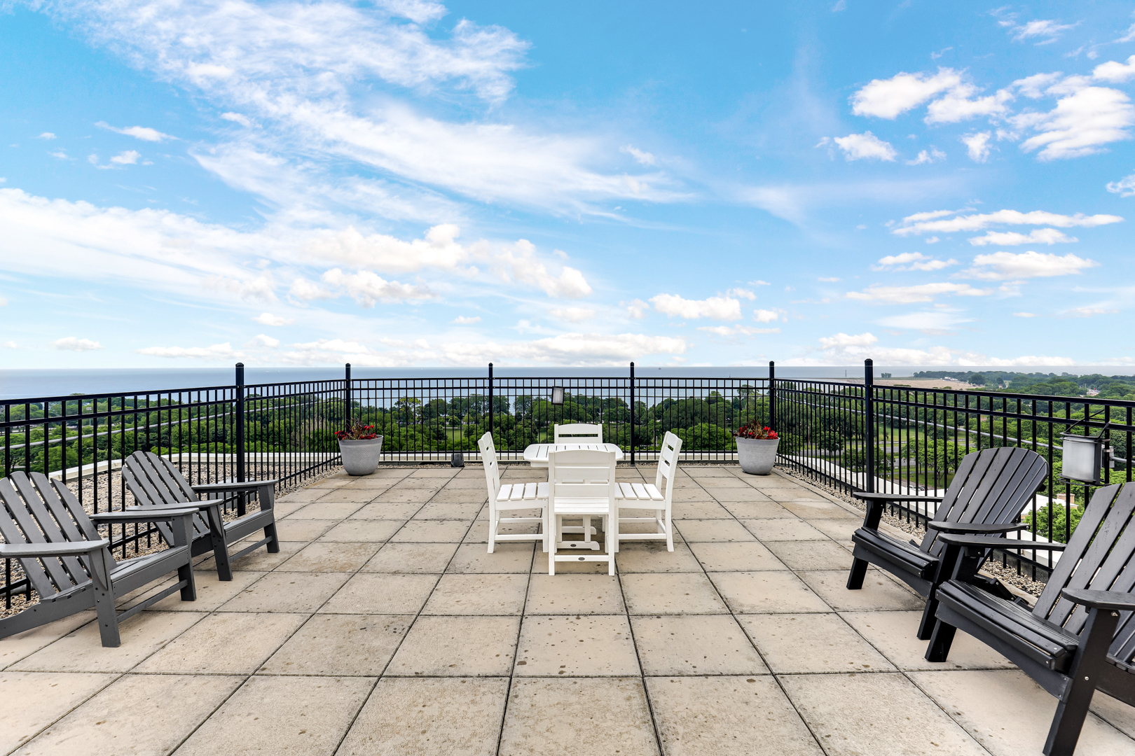 4970 N Marine Drive Unit: 822