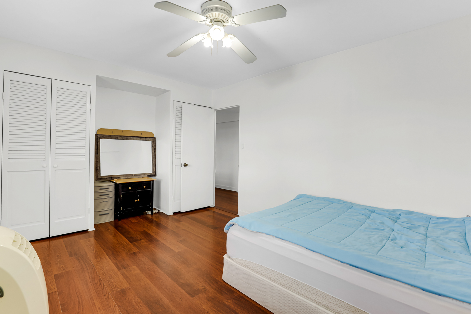 4970 N Marine Drive Unit: 822