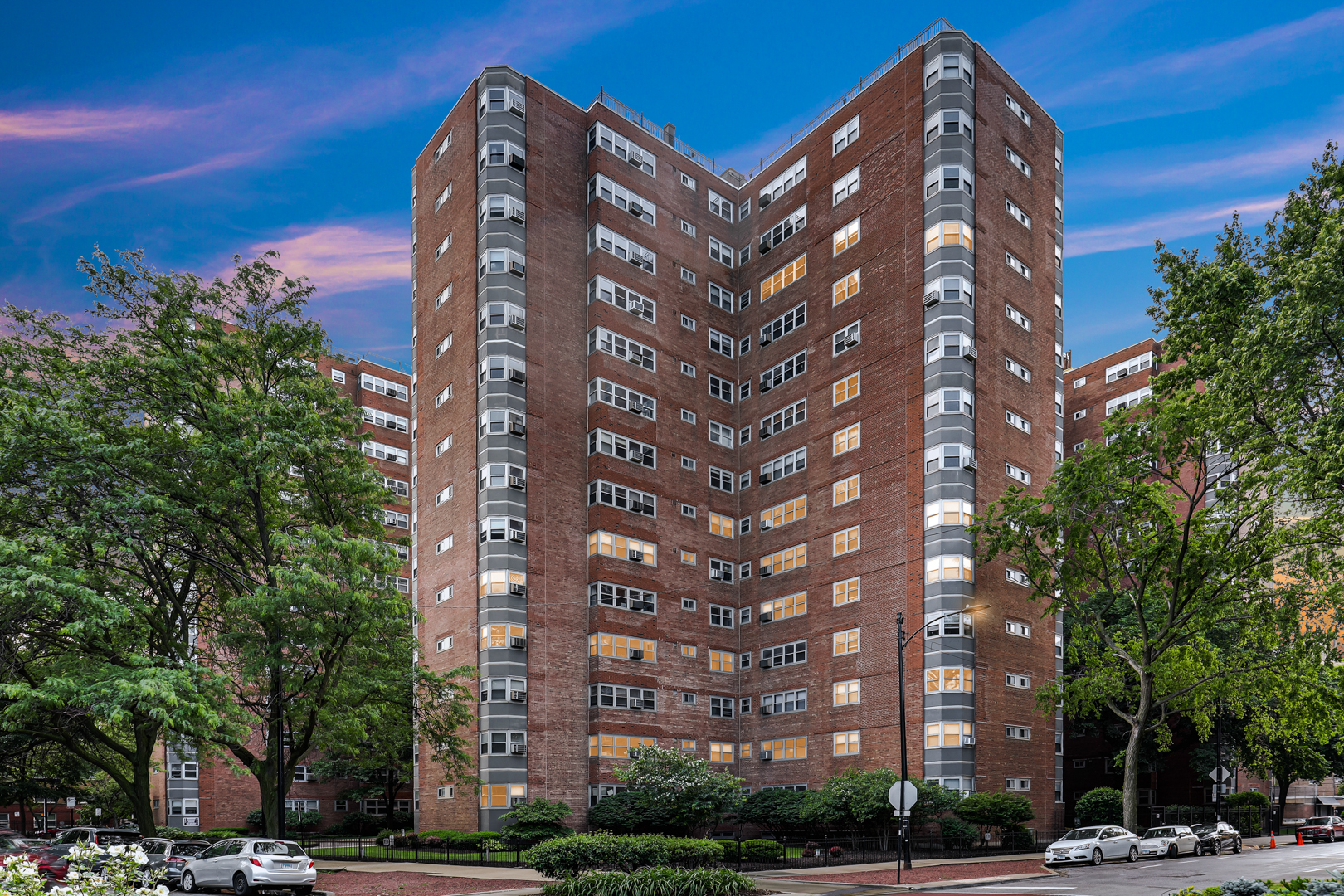 4970 N Marine Drive Unit: 822
