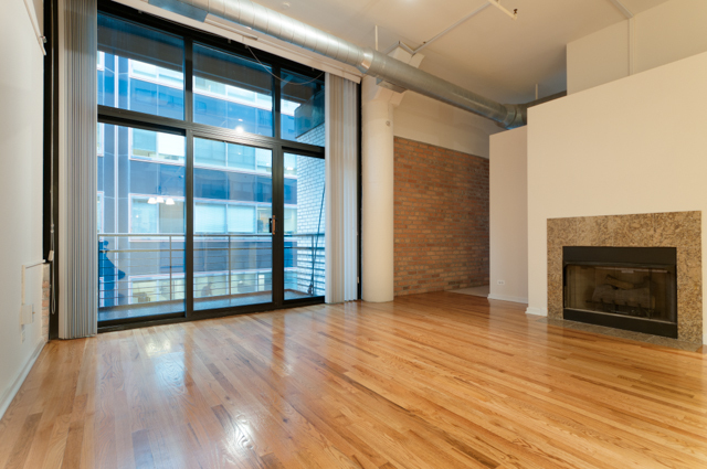 130 S Canal Street Unit: 614