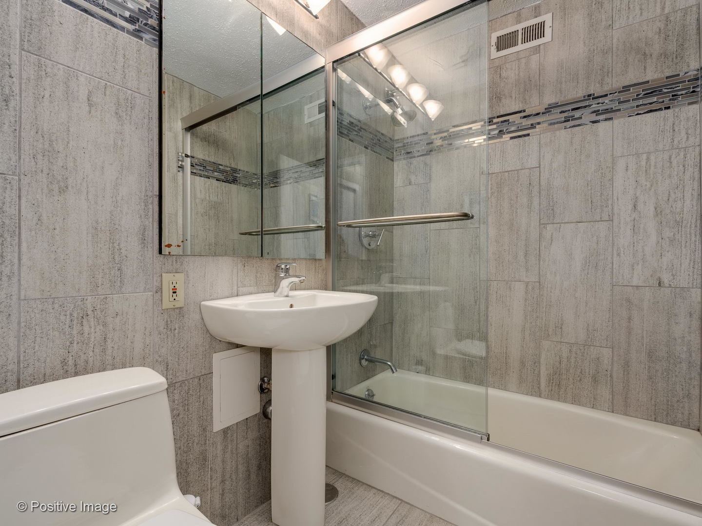 1000 N Lake Shore Drive Unit: 1604