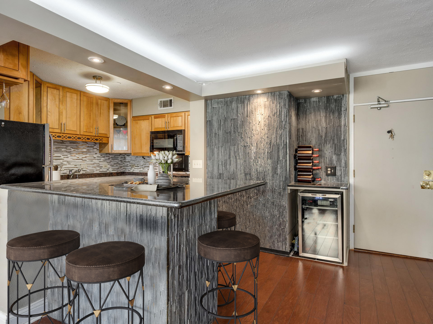 1000 N Lake Shore Drive Unit: 1604