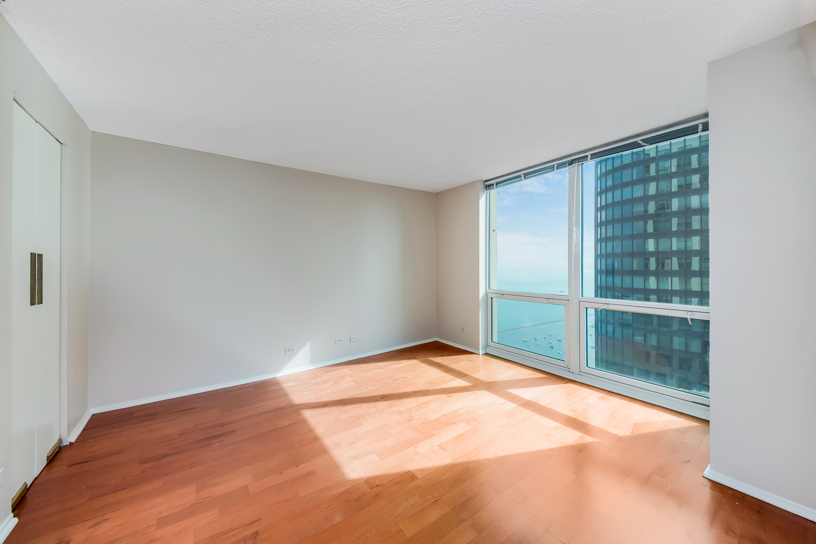 195 N Harbor Drive Unit: 4405