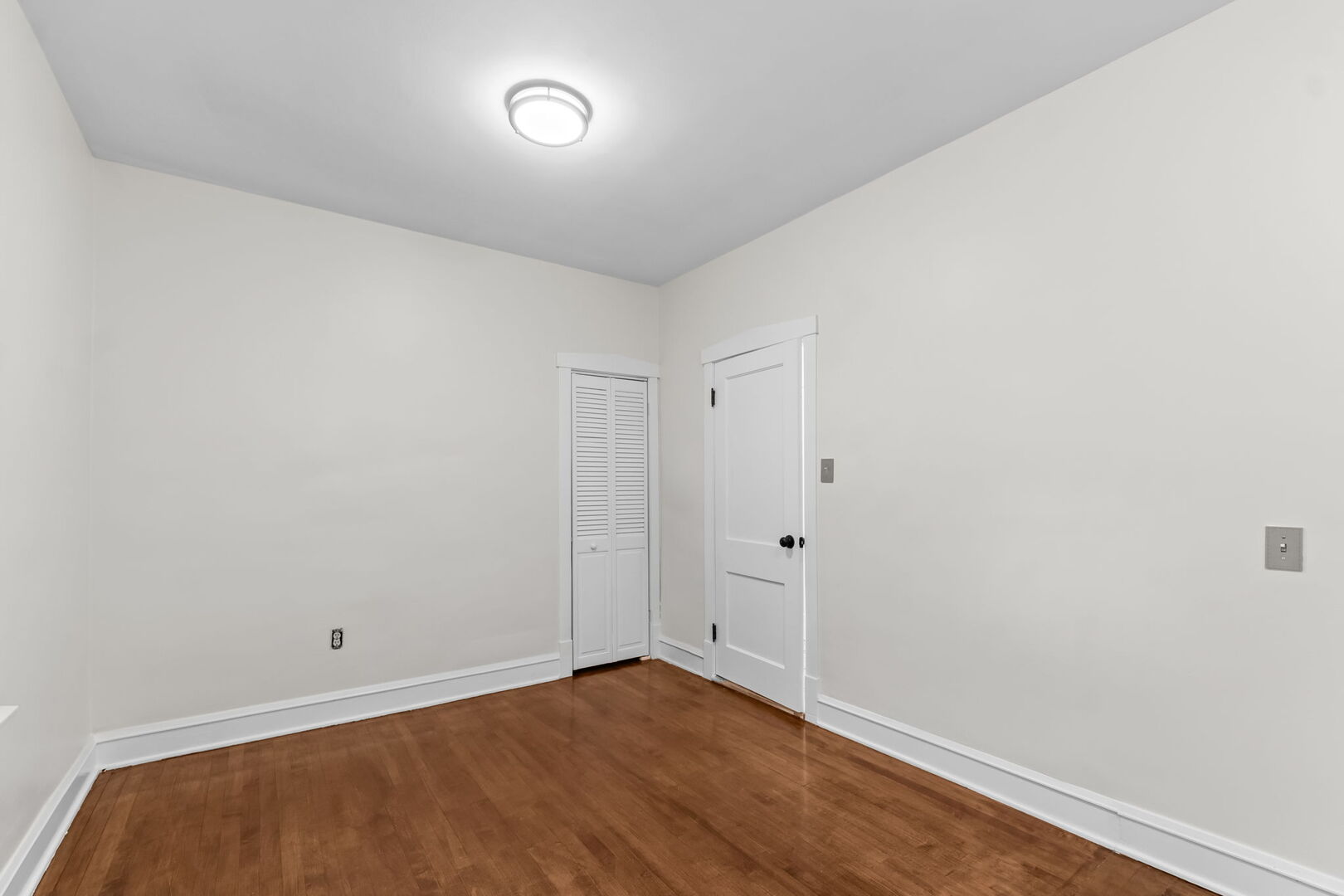 2724 N Newland Avenue