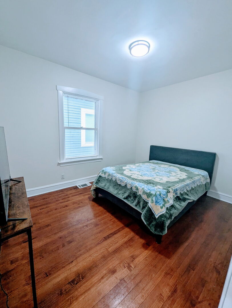 2724 N Newland Avenue