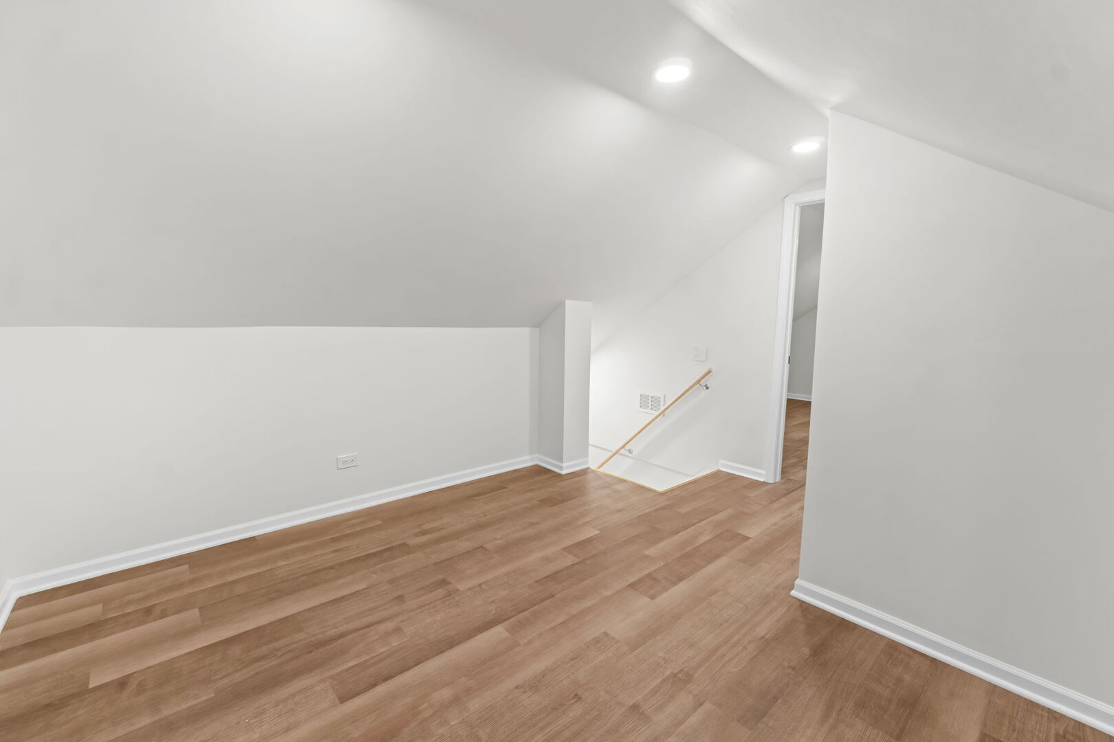 2724 N Newland Avenue