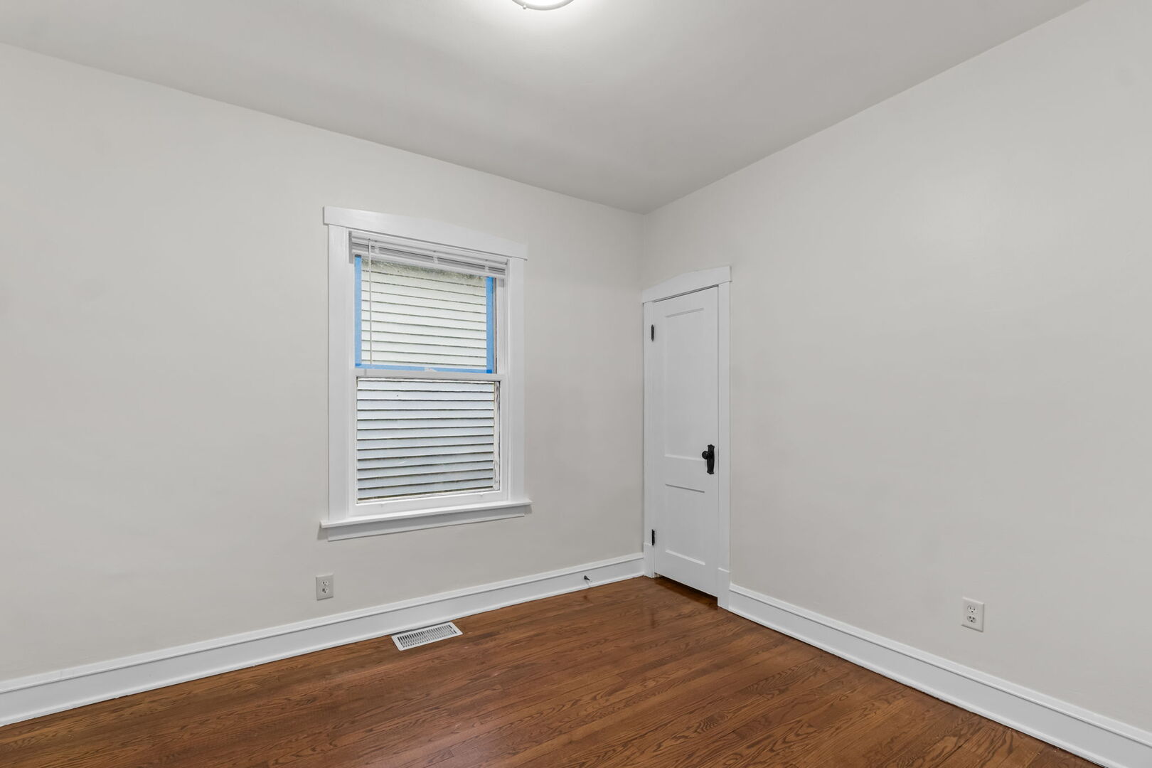 2724 N Newland Avenue