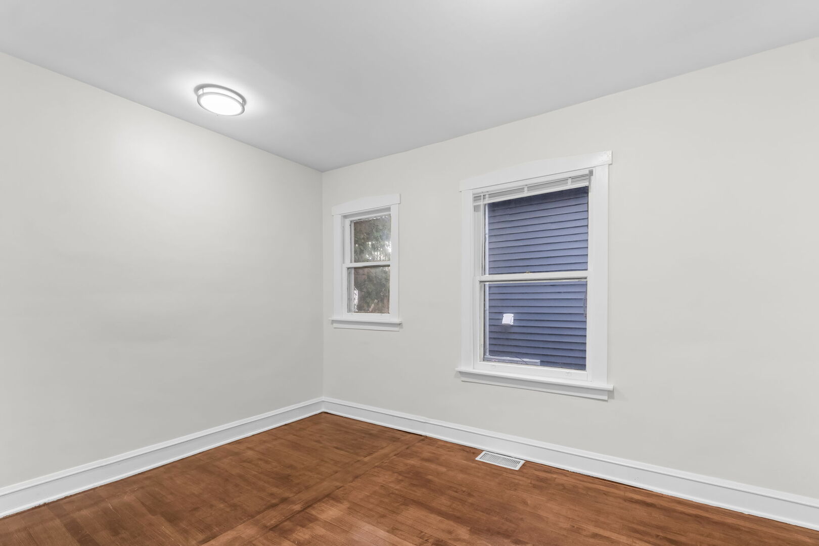 2724 N Newland Avenue