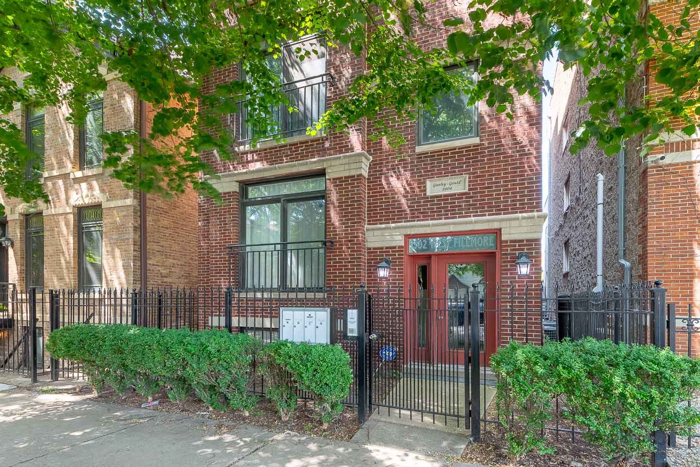 1302 W Fillmore Street Unit: 3