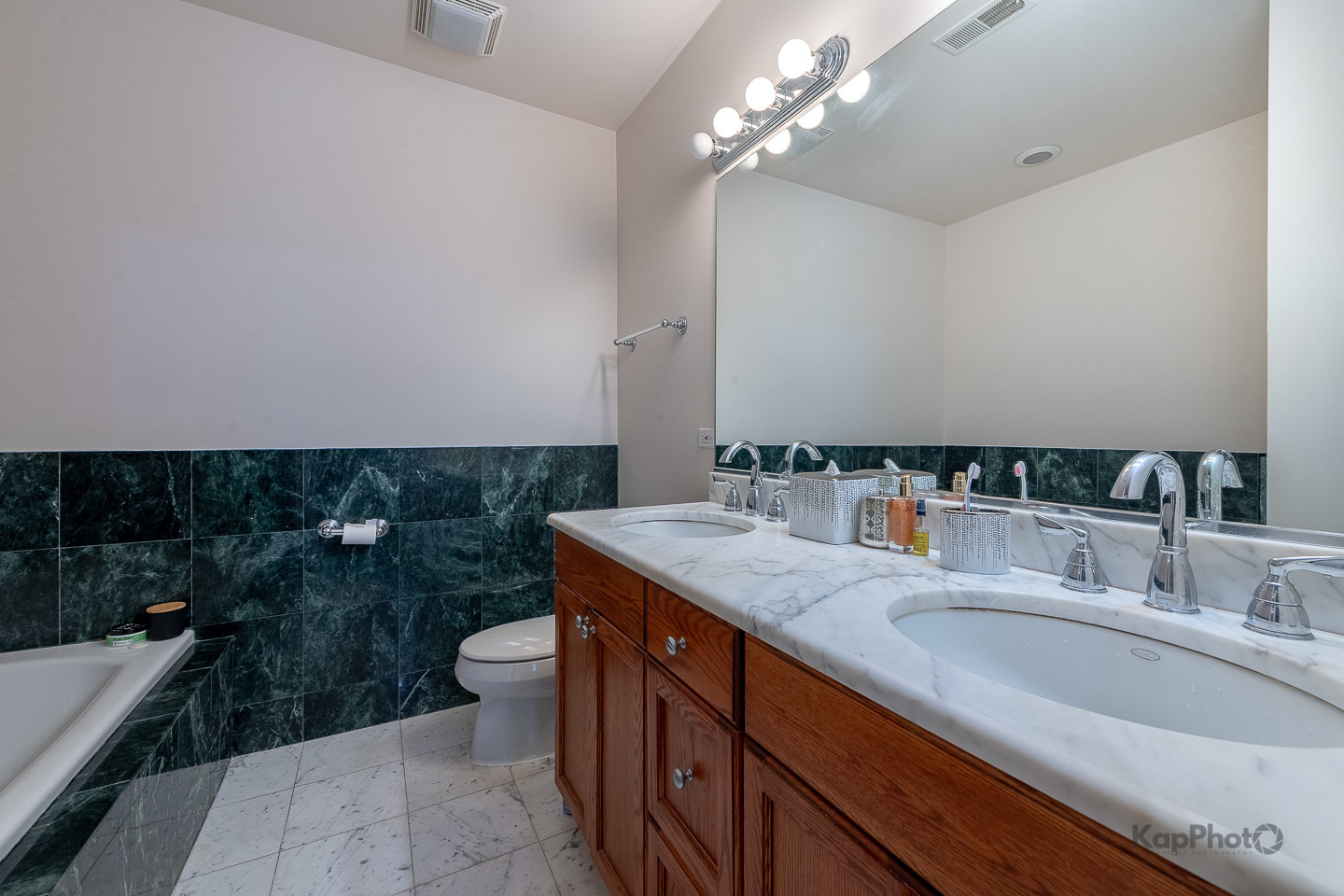 1302 W Fillmore Street Unit: 3