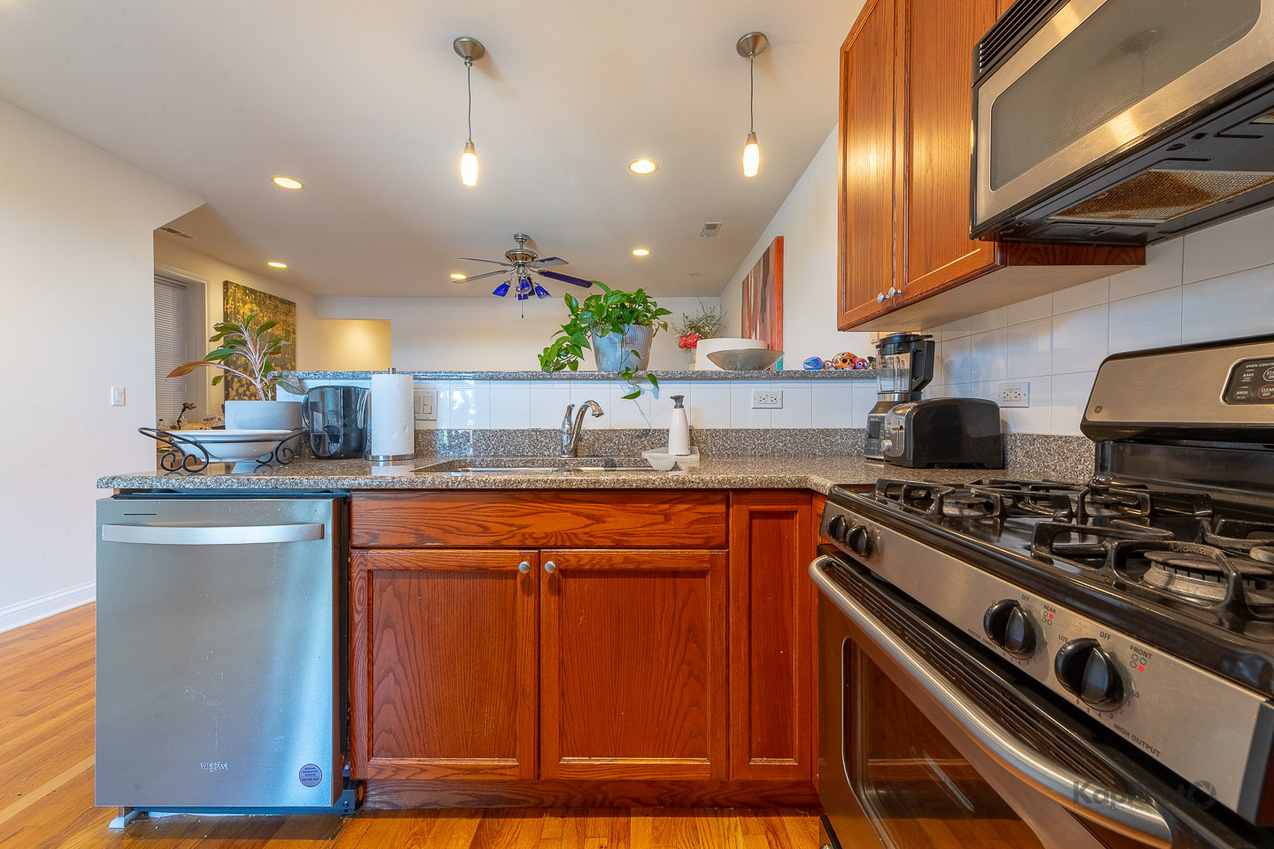 1302 W Fillmore Street Unit: 3