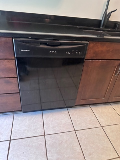 1186 Greenwood Circle