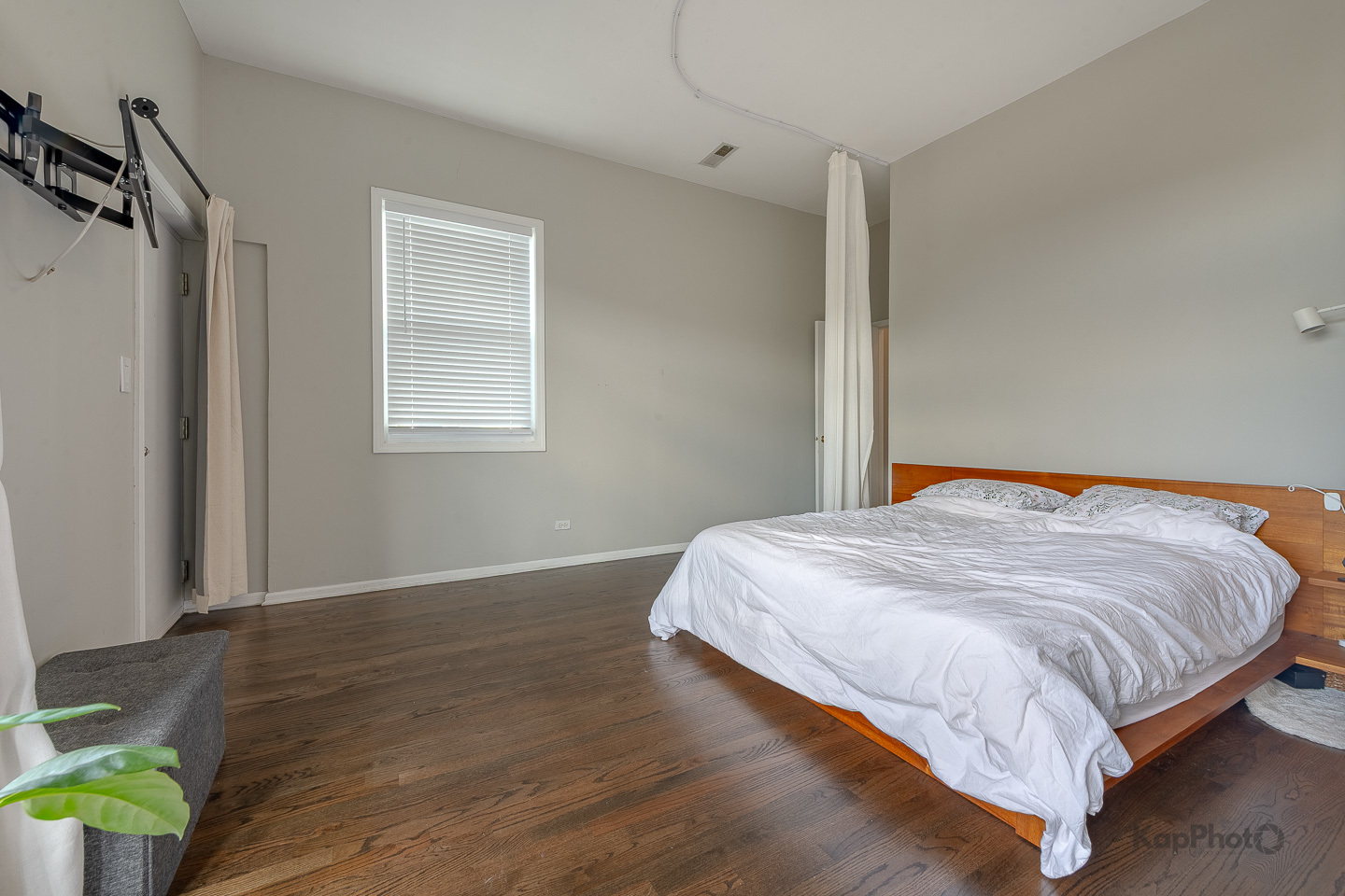 1942 W Armitage Avenue Unit: 3